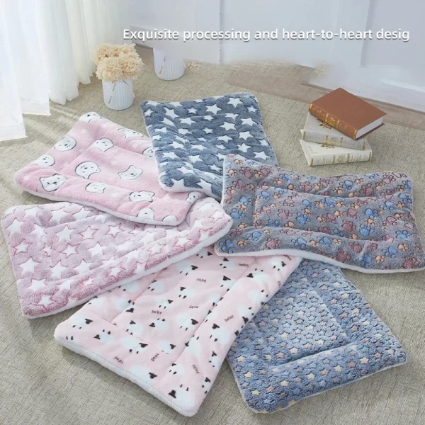 Alfombrilla de franela para dormir para mascotas, cama para perros y gatos, sofá para cachorros, colchón encantador, cojín para perros pequeños y grandes, manta para perros, suministros para mascotas - AliExpress 15 - Image 2